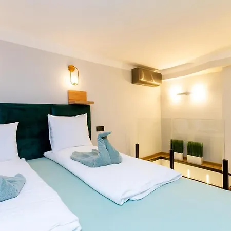 Boulevard Nest W Terrace & Ac By Nw * Budapest