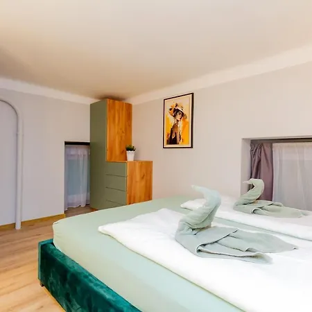 Boulevard Nest W Terrace & Ac By Nw * Budapest