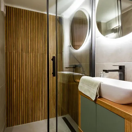 Boulevard Nest W Terrace & Ac By Nw